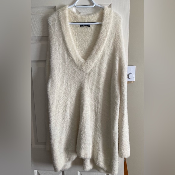SOLD🌟Zara soft knit dress off white - Picture 1 of 3